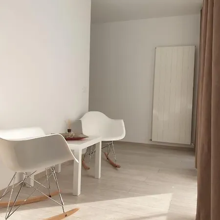 Life Coresi Апартаменти